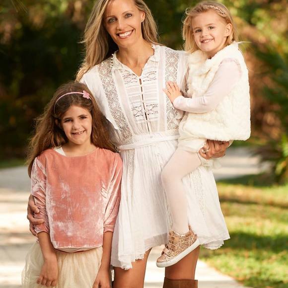 Meet your Posher, Rebekah - Picture 1 of 1